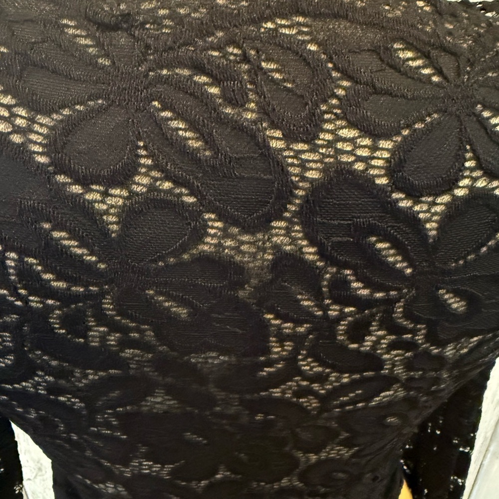 Black Floral Lace Blouse - Picture 3 of 7